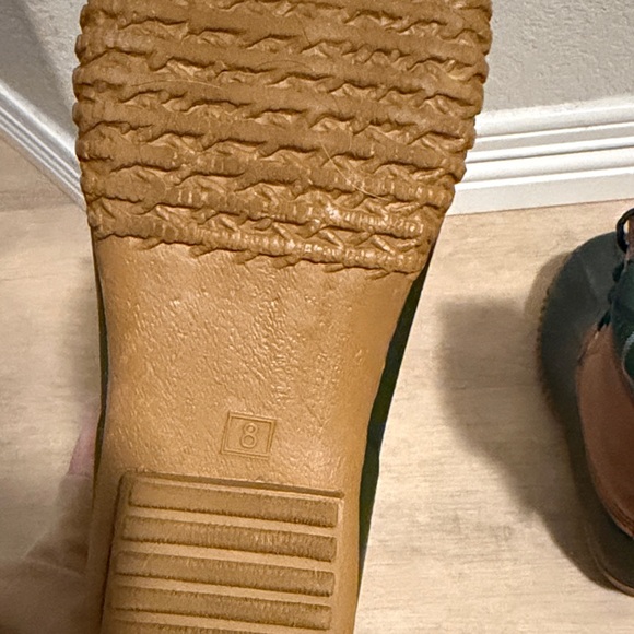 Tommy Hilfiger Brown and Green Lace Up Boots - Picture 5 of 6